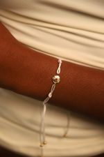 Pulseira Medalha (Vermelha) com Fio
