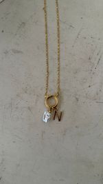 Colar Charm Inicial com Pérola