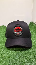 BONÉ FISH CO 2026 - PRETO E VERMELHO 