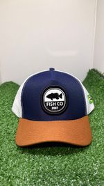 BONÉ FISH CO 2026 -  AZUL COM BRANCO ABA MARROM
