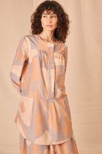 Camisa Longa Estampa Metamorfose