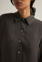  Camisa Emma Seda Textura Chumbo Romã