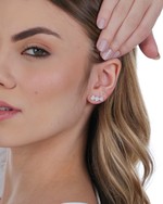 Brinco Ear Cuf Corações Cristalinos folheado ródio branco