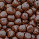 Drageado de Uva Passa com Chocolate ao Leite Sabor