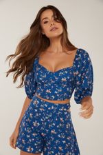 CONJUNTO BLUSA BABADO- SHORT PREGAS E CUT OUT