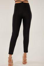CALÇA MONTARIA COM FENDA