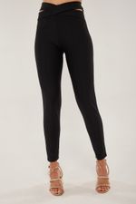 CALÇA COM BOLSO FACA