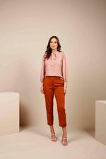 BLUSA GRAVATA GOLA V FRENTE