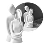 Escultura Casal Abraçando em Gesso Decoração Minimalista Romântica para Sala e Quarto
