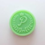 Forma de Silicone Letra Folha de Louro com Coroa