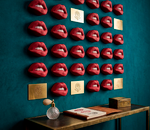 Peça em Gesso Boca Grande Decorativa de Parede Mordendo os Labios Decoração para Quarto Sala Studio Motel