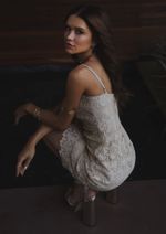 Vestido Guipir Cynthia Areia