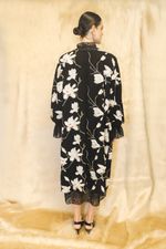 Kimono Mona Bordado Floral Preto