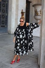 Kimono Mona Bordado Floral Preto