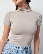 Blusa em Poliamida Manga Curta Com Gola | Simetria - Mocca