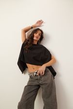 Blusa Ampla Assimétrica | Free - Preto