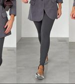 Calça legging com pezinho