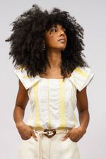 Blusa com bordado amarelo