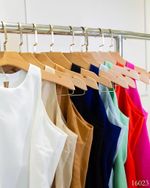 Regata halter alfaiataria detalhe nas costas