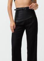 Calça de Tricoline com Cintura de Couro Preta 