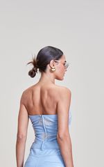 Blusa de Couro com Ombros a Mostra Azul Claro com Bordados