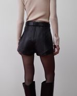Short de Couro com Sobreposição Preto