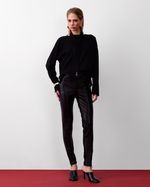 Calça de Couro Skinny com Helanca e Bolsos Frontais Preto