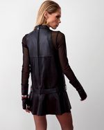 Vestido de Couro com Cinto Preto