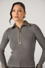 Blusa Tricot Canelada com Detalhes em Couro Cinza
