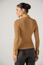 Blusa Tricot Canelada com Detalhes em Couro Caramelo