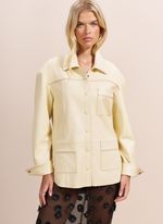 Camisa de Couro com Bolsos Laterais Amarela e Viés Rosa Claro
