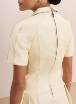 Vestido de Couro Polo Curto Amarelo com Viés Rosa Claro