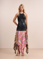 Vestido de Couro Preto com Lenço de Seda
