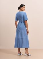 Vestido de Chamois com Decote 