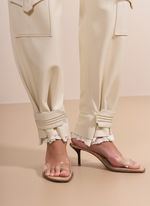 Calça de Couro Jogger com Detalhes em Renda e Bolsos Laterais Off-White