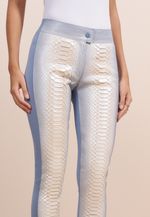 Calça de Couro Python Azul Clara Skinny com Helanca