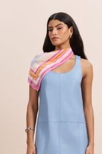 Vestido de Couro Curto com Recortes Azul Claro