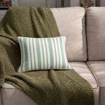 Almofada Listrada Monaco Kacyumara Off White e Verde Água