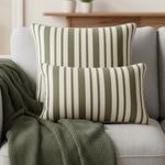 Almofada Listrada Monaco Kacyumara Off White e Verde Musgo