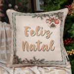 Almofada Natalina Decorativa com Cordonê 43x43cm Feliz Natal
