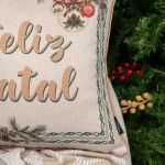 Almofada Natalina Decorativa com Cordonê 43x43cm Feliz Natal