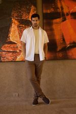 CAMISETA DE ALGODÃO COM GOLA REDONDA