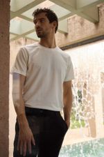 CAMISETA COM ALGODÃO E LINHO