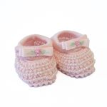 Sapatinho Bebê Menina Rosa  em Pérolas 