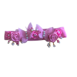 FAIXA DE CABELO BORBOLETA FLORES DE CETIM E PÉROLAS