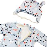 CONJUNTO PIJAMA BEBÊ MACACÃO AZUL E GORRO ESTAMPADO NEVE
