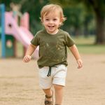 CONJUNTO INFANTIL MENINO CAMISETA E BERMUDA SAFARI VERDE