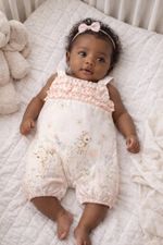 MACACÃO CURTO  BEBÊ MENINA FLORAL COM BABADOS