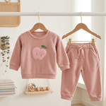 CONJUNTO  INFANTIL  MENINA  DE FRIO COM BORDADO DE MAÇÃ 