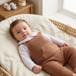 CONJUNTO BEBÊ MENINO SALOPETE EM TRICÔ E BODY GOLA BORDADA